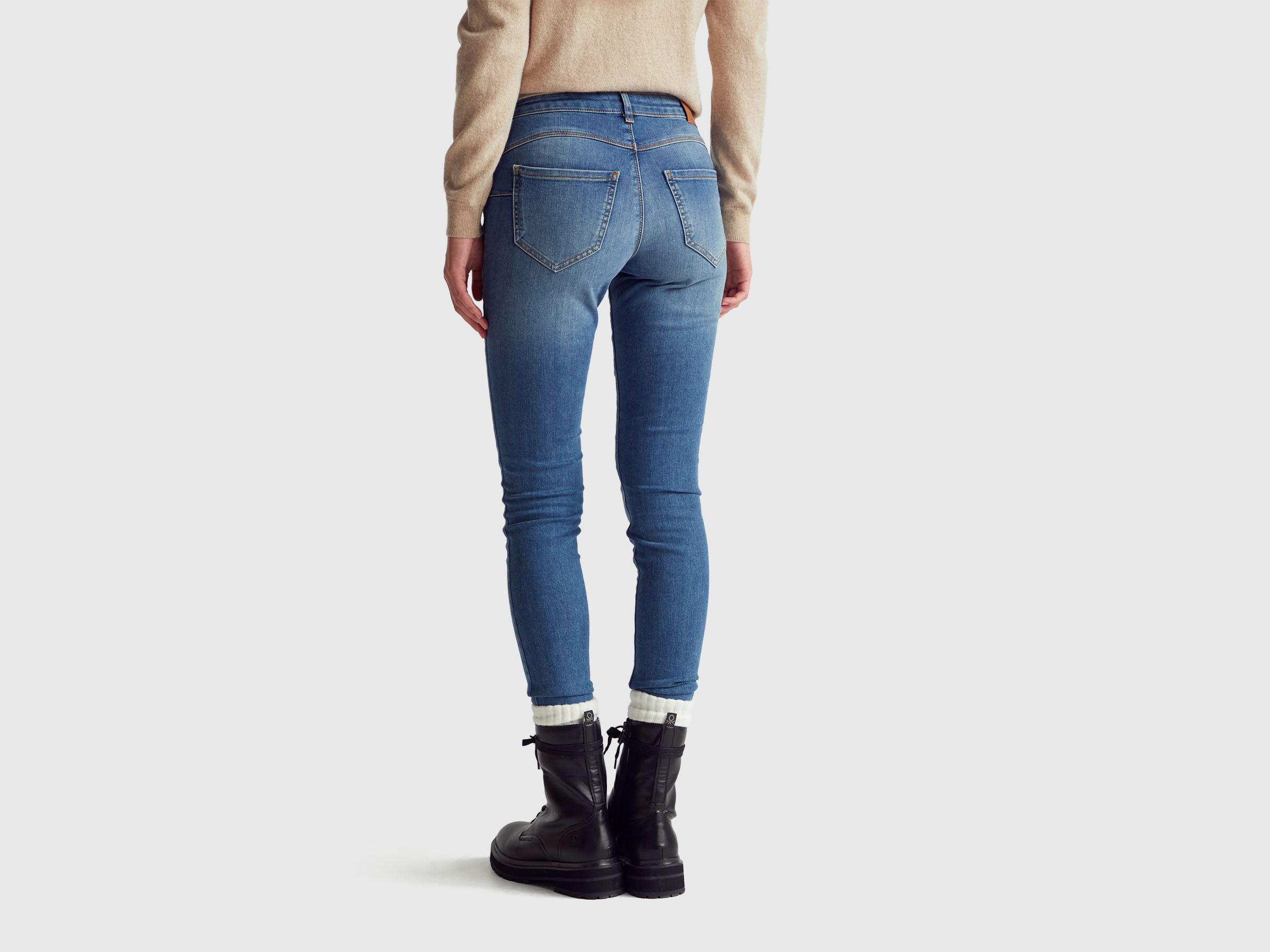 TROUSERS Mulher image number 2